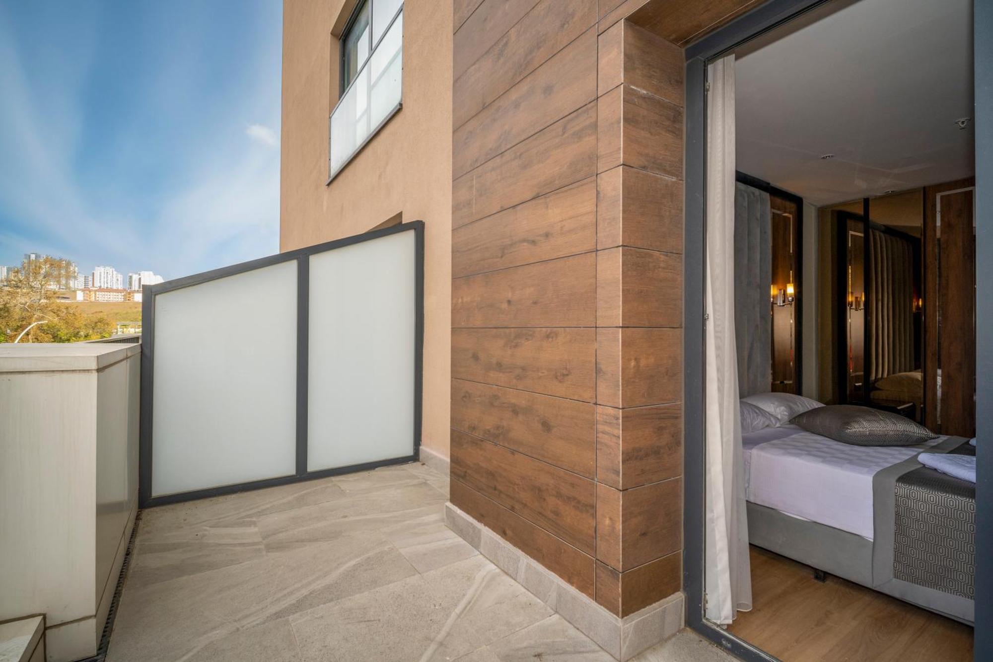 Rusel Park Residence — Photos 1